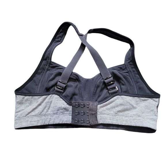 Lululemon ta-ta tamer grey stripe sport bra - Picture 2 of 2